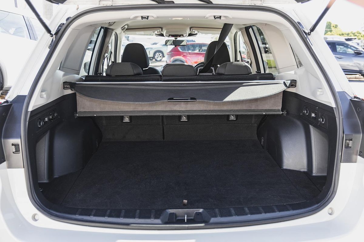 2023 Subaru Forester 2.5i 50 Years Edition S5