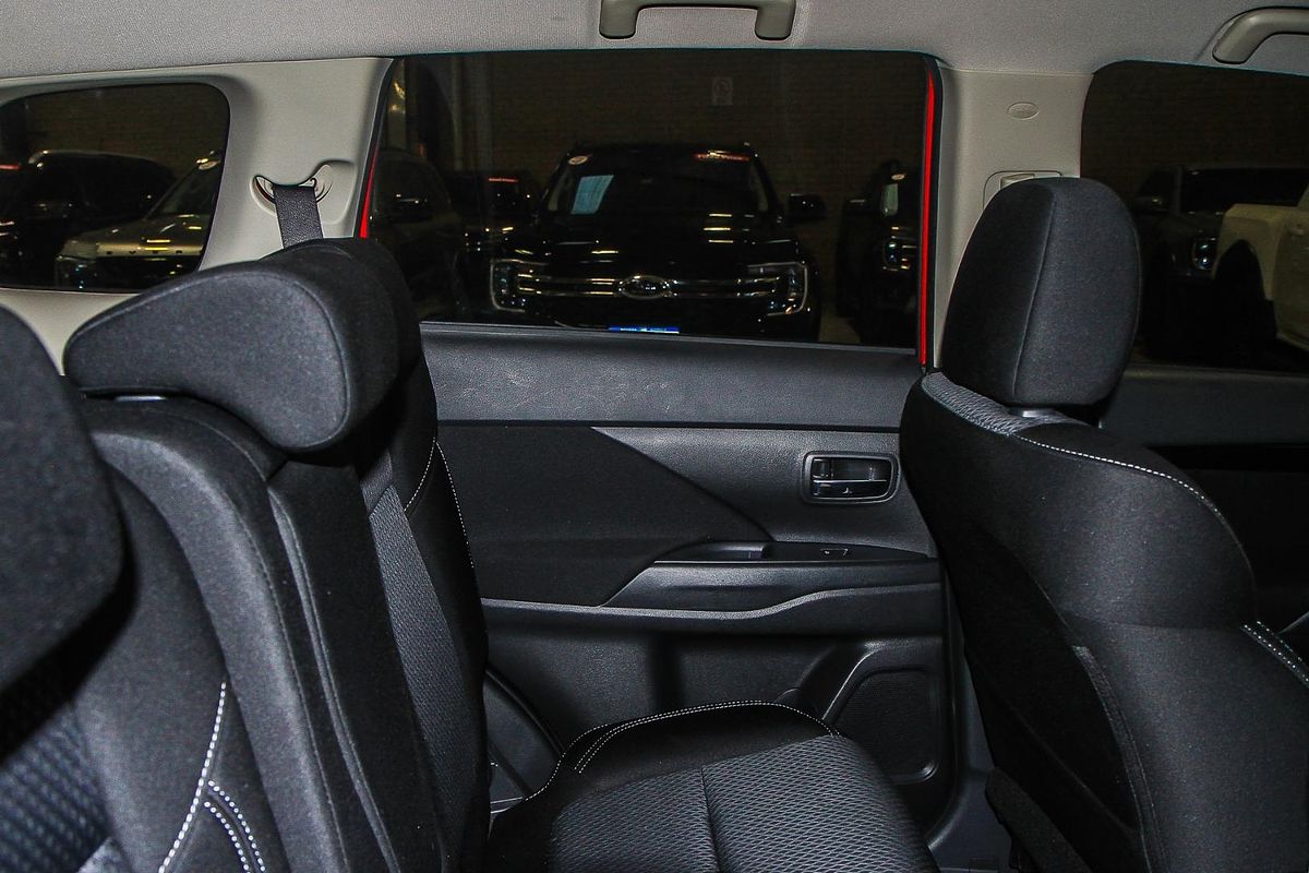 2020 Mitsubishi Outlander ES ZL