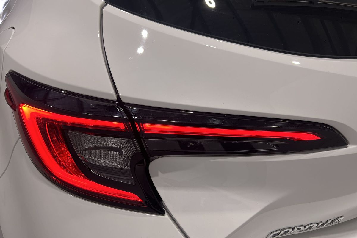 2023 Toyota Corolla SX Hybrid ZWE219R