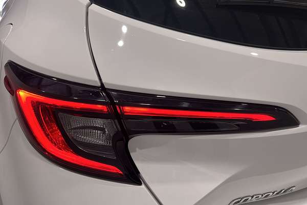 2023 Toyota Corolla SX Hybrid ZWE219R