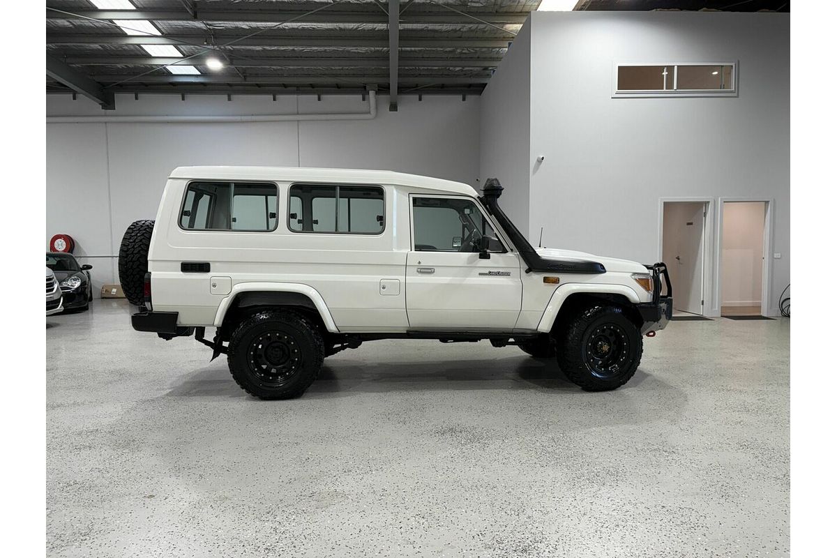 2013 Toyota Landcruiser Workmate Troopcarrier VDJ78R