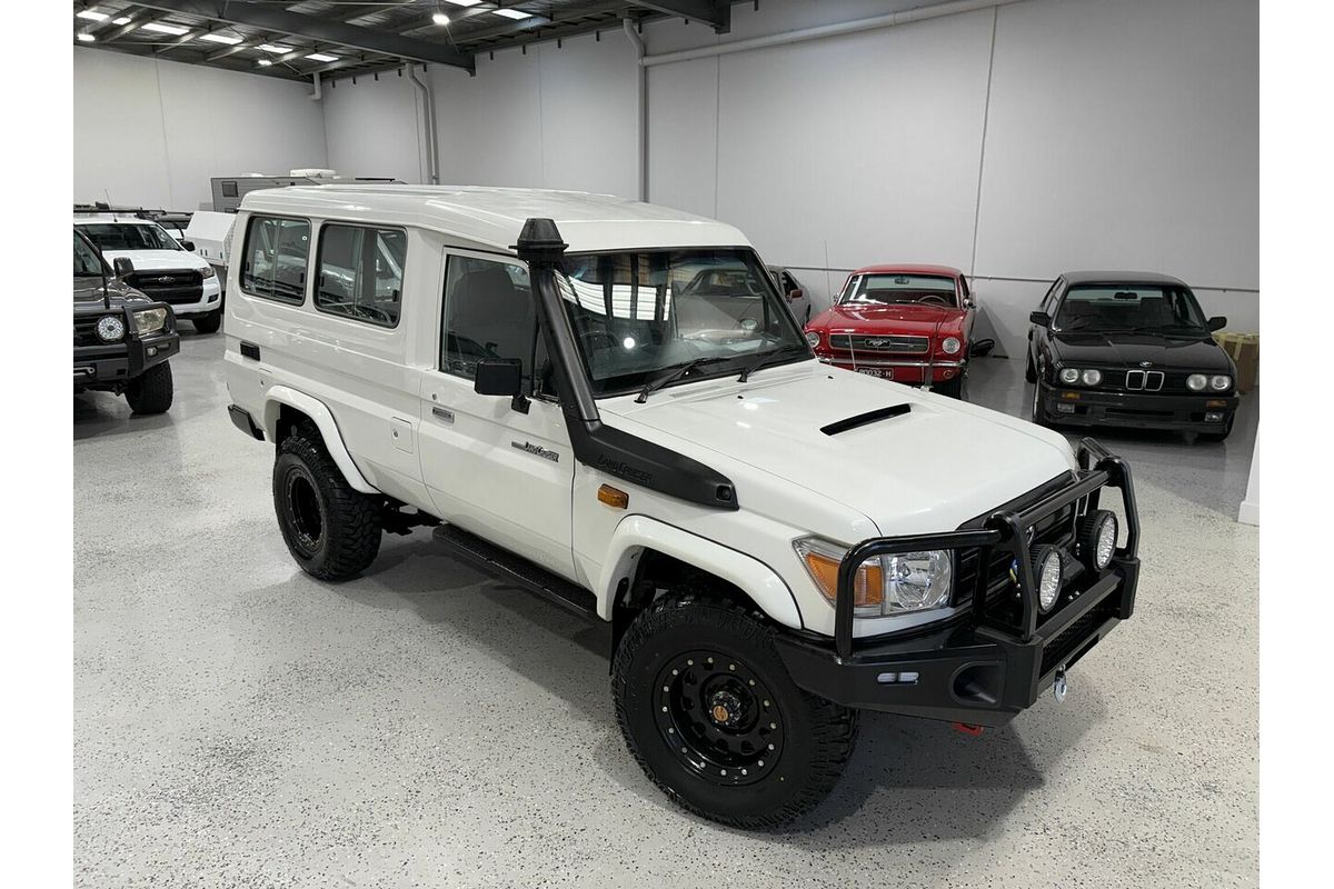 2013 Toyota Landcruiser Workmate Troopcarrier VDJ78R