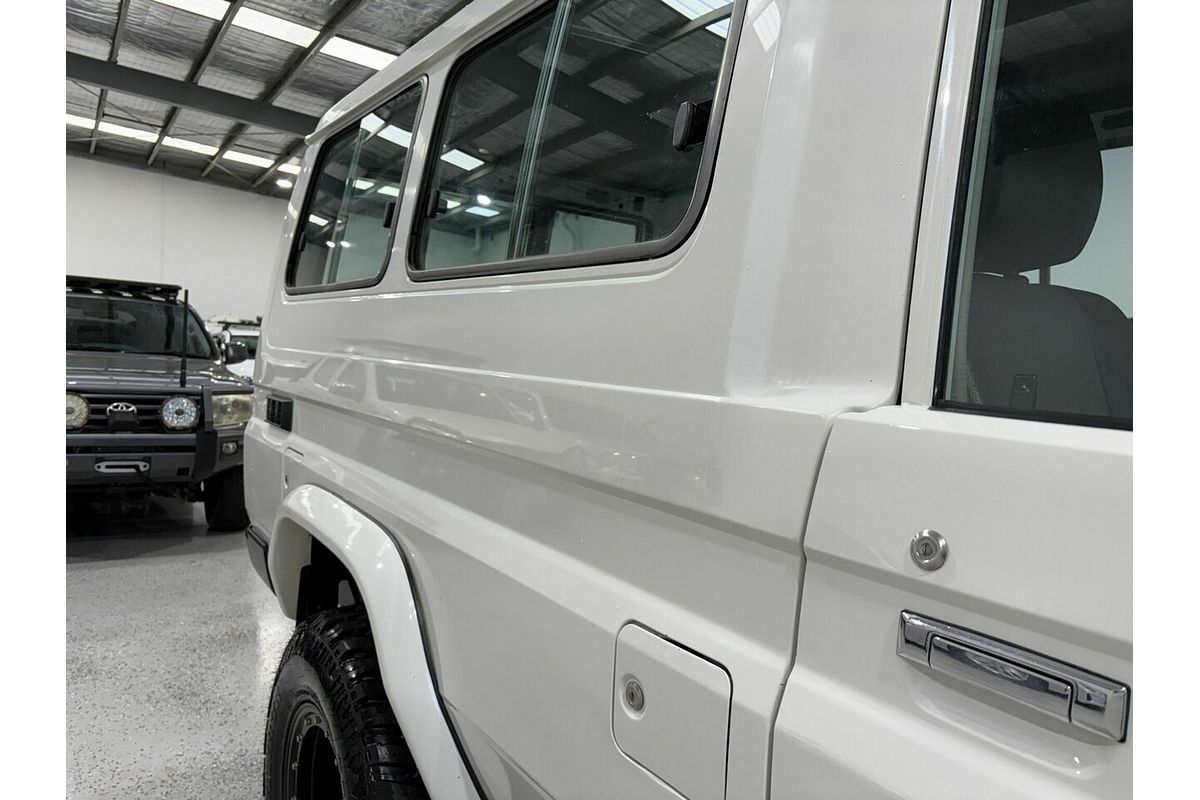 2013 Toyota Landcruiser Workmate Troopcarrier VDJ78R