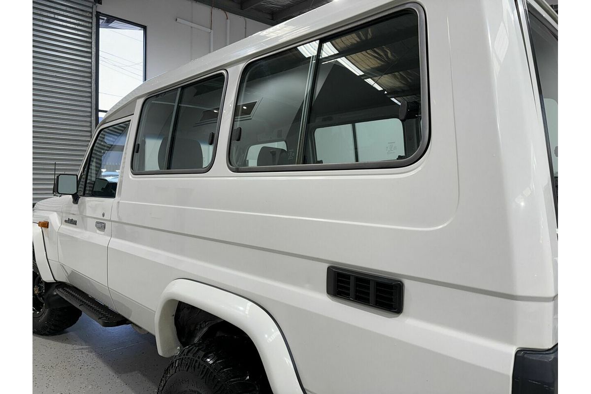 2013 Toyota Landcruiser Workmate Troopcarrier VDJ78R