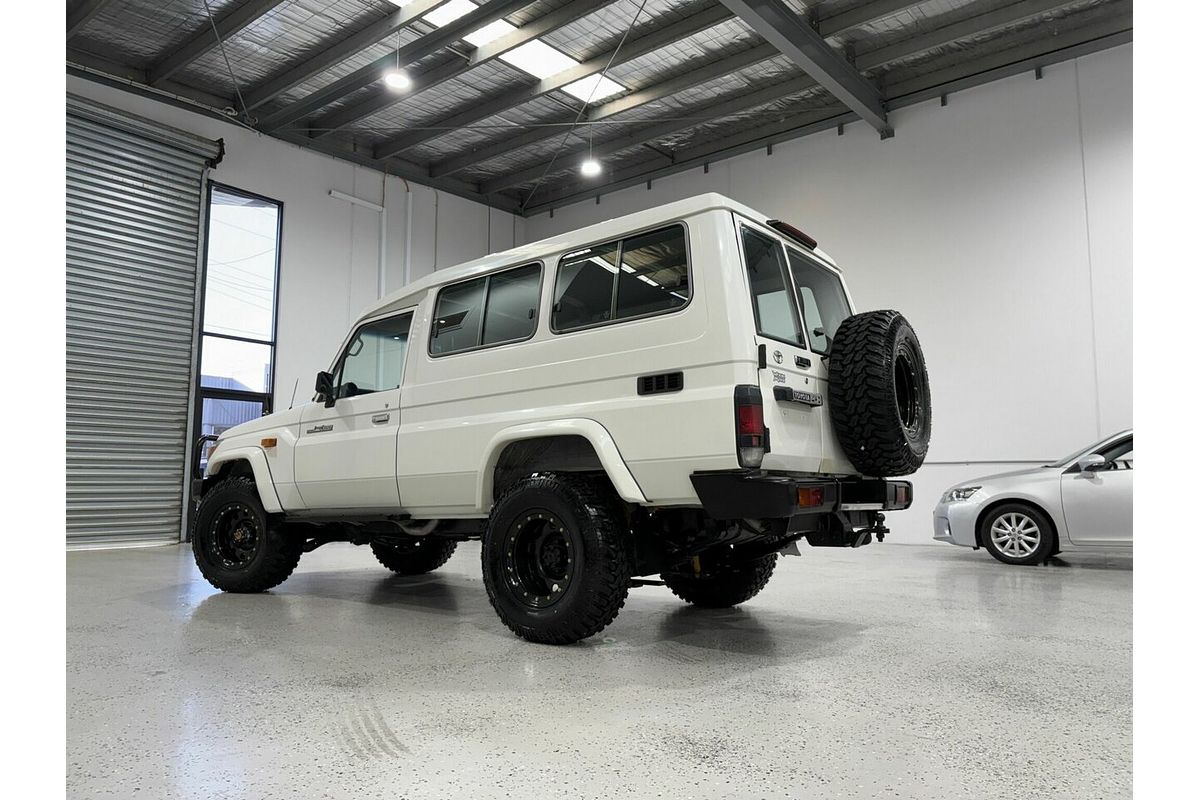 2013 Toyota Landcruiser Workmate Troopcarrier VDJ78R
