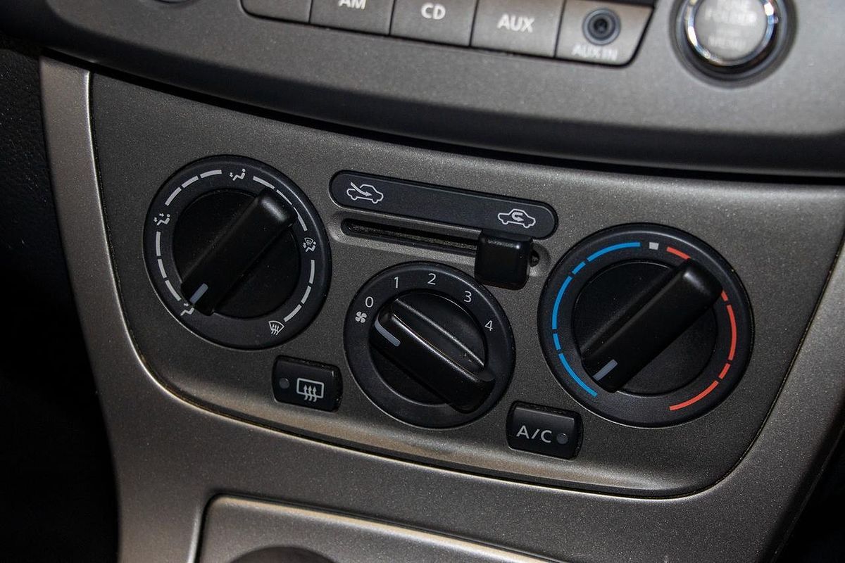 2013 Nissan Pulsar ST C12