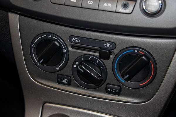 2013 Nissan Pulsar ST C12