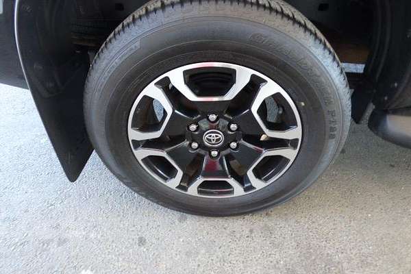 2022 Toyota Hilux SR5 GUN126R 4X4
