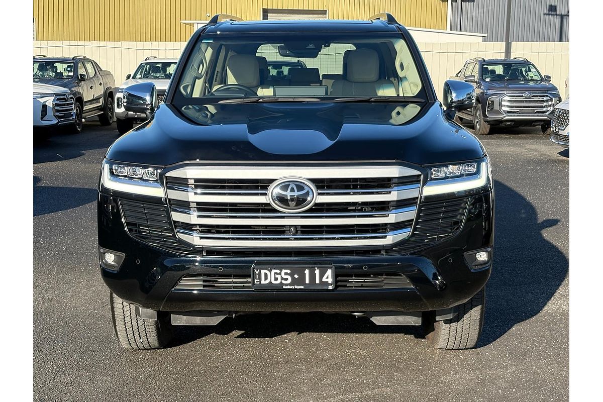 2024 Toyota Landcruiser Sahara FJA300R