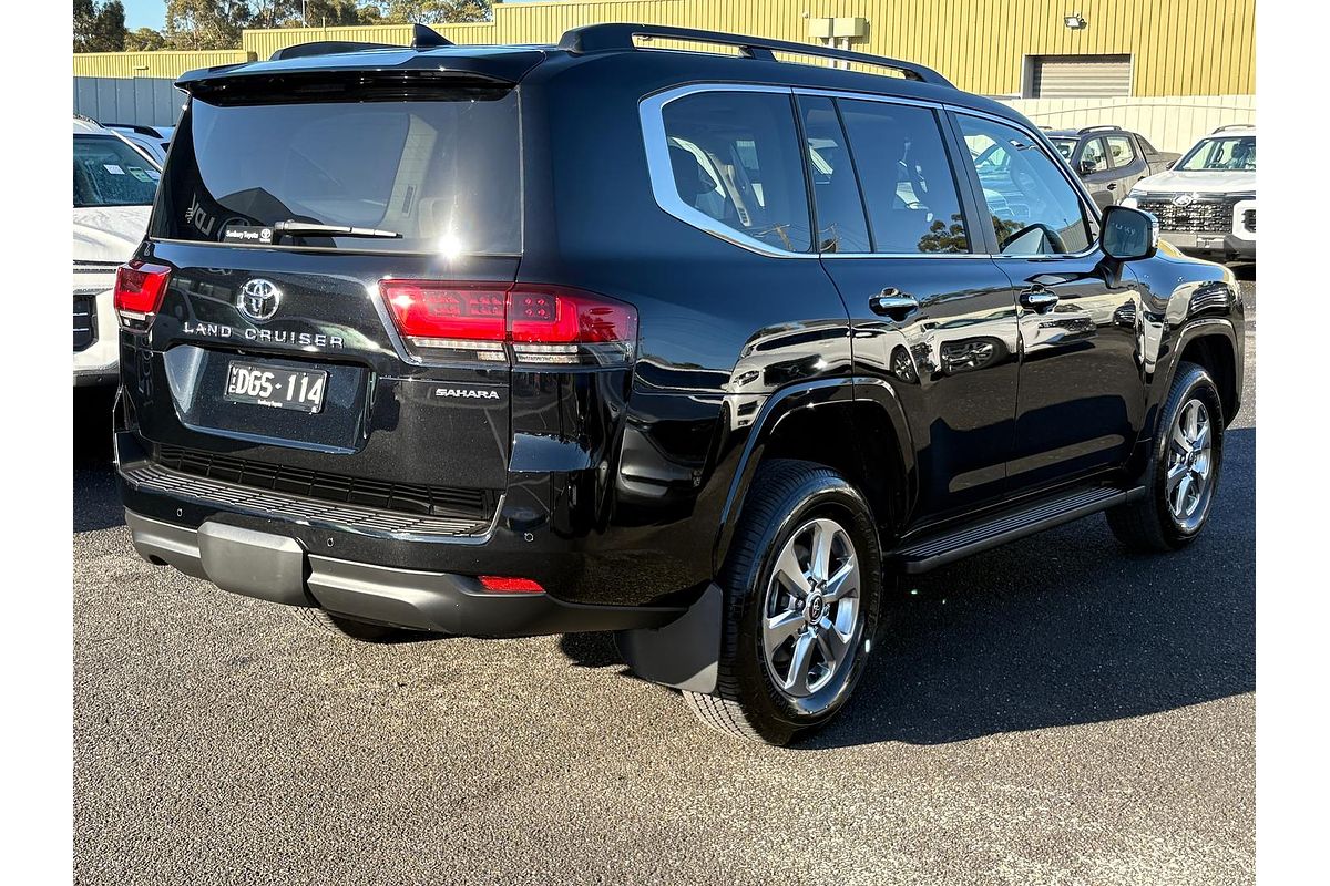 2024 Toyota Landcruiser Sahara FJA300R