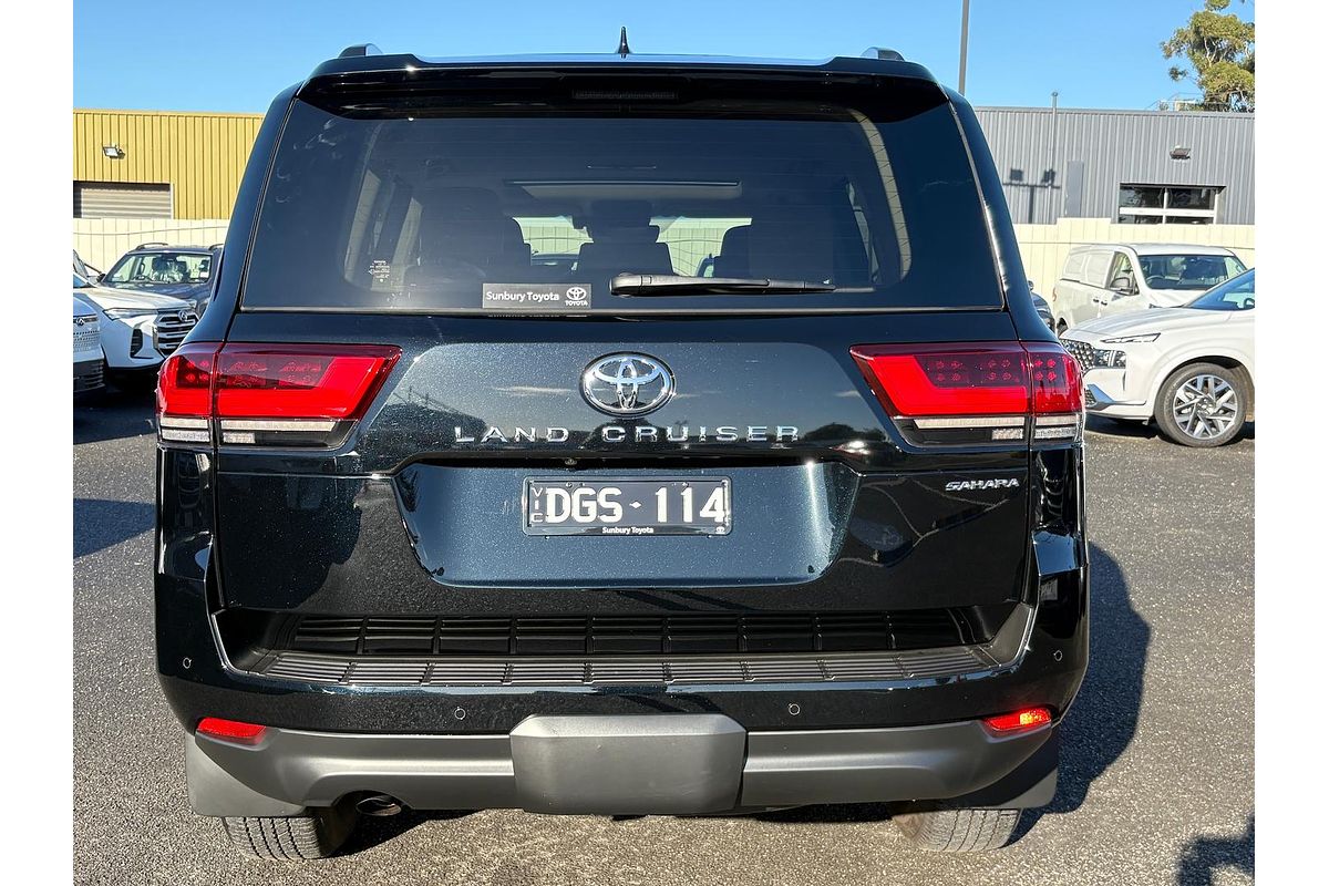 2024 Toyota Landcruiser Sahara FJA300R