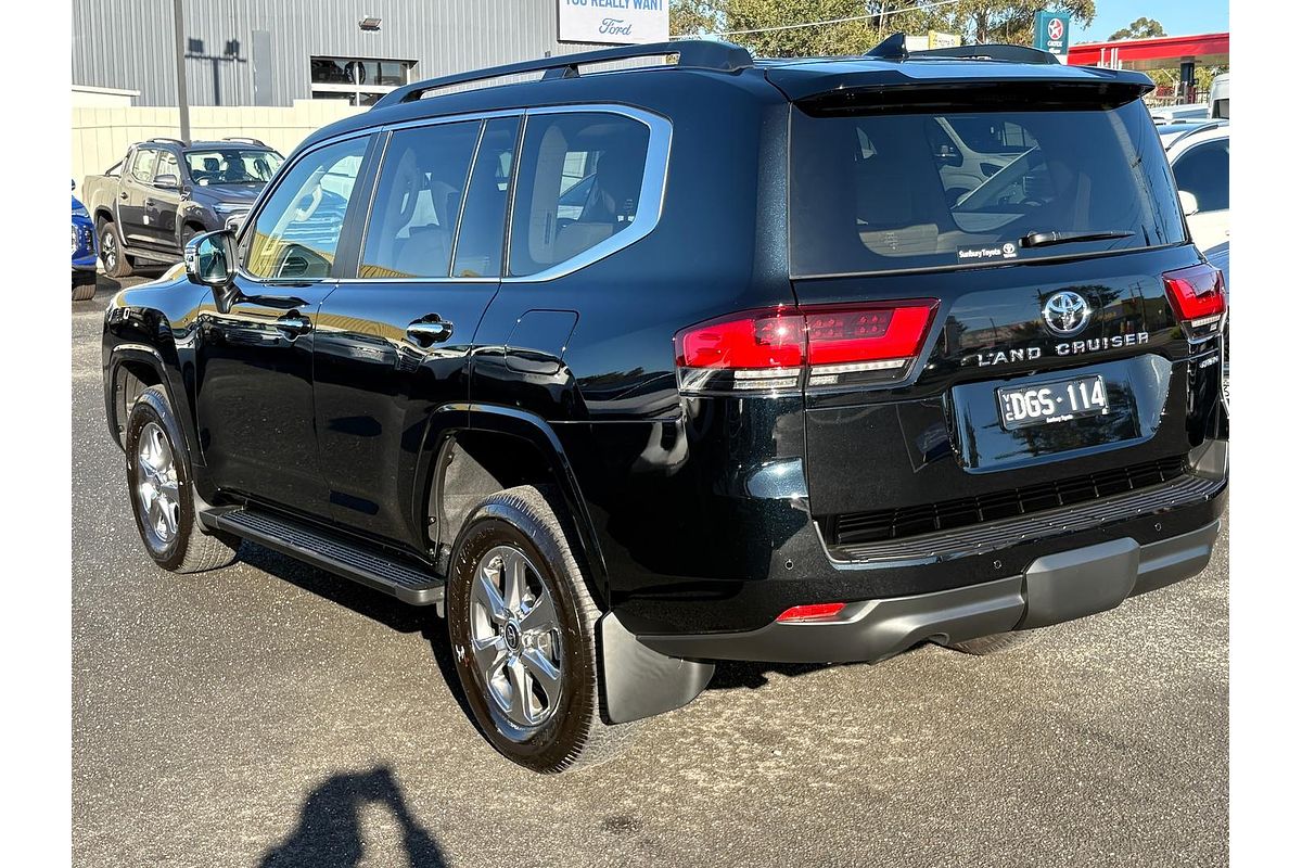 2024 Toyota Landcruiser Sahara FJA300R