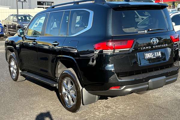 2024 Toyota Landcruiser Sahara FJA300R