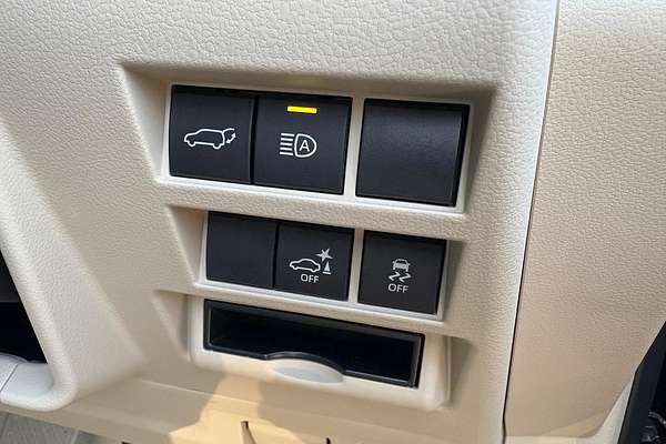 2024 Toyota Landcruiser Sahara FJA300R