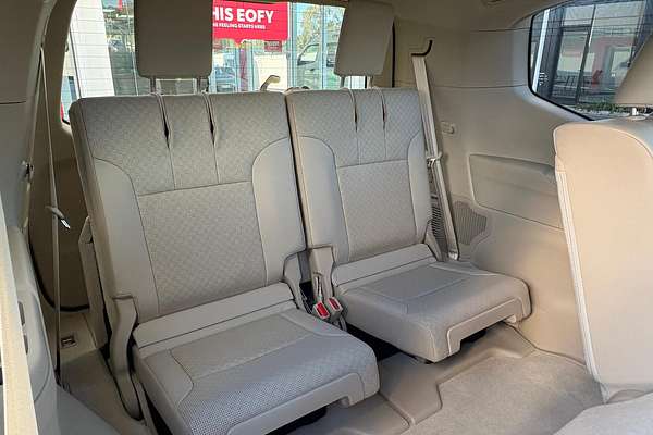 2024 Toyota Landcruiser Sahara FJA300R