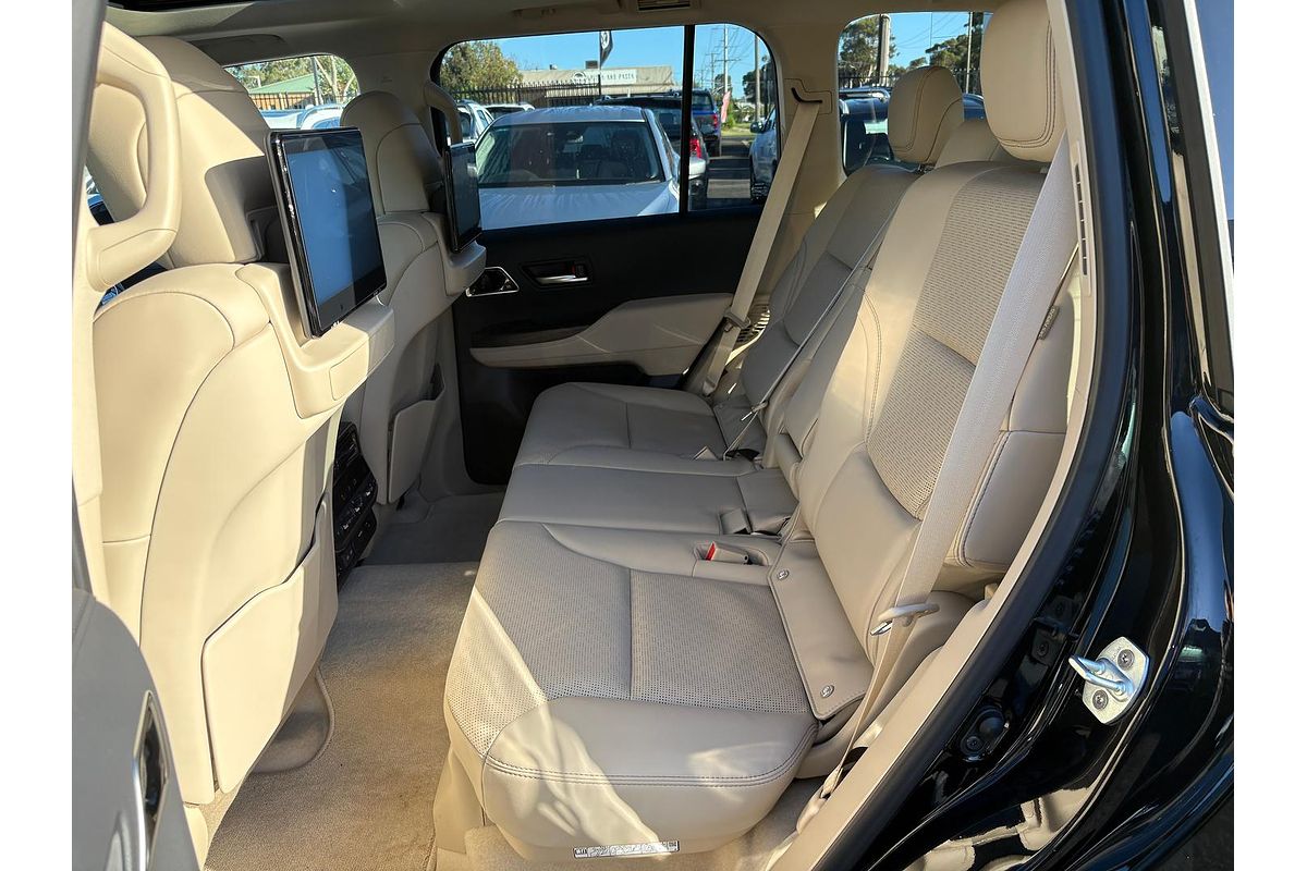 2024 Toyota Landcruiser Sahara FJA300R