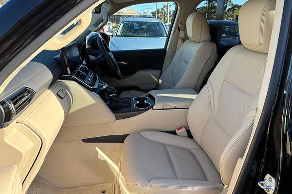 2024 Toyota Landcruiser Sahara FJA300R