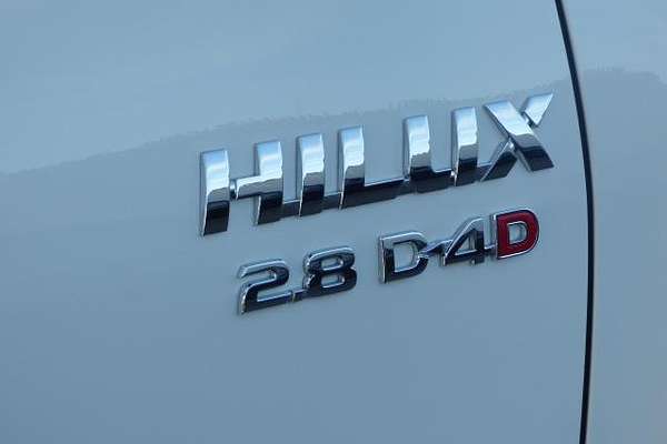 2024 Toyota Hilux SR 48V GUN126R 4X4