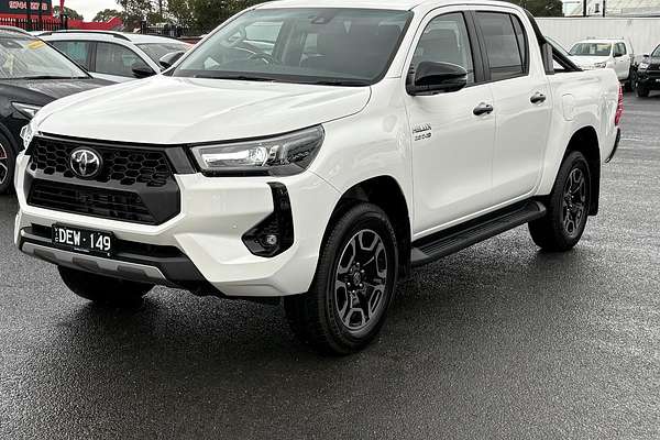 2024 Toyota Hilux SR5 48V GUN126R 4X4