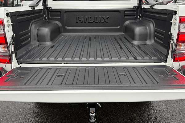 2024 Toyota Hilux SR5 48V GUN126R 4X4