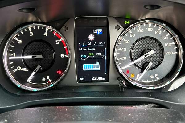 2024 Toyota Hilux SR5 48V GUN126R 4X4