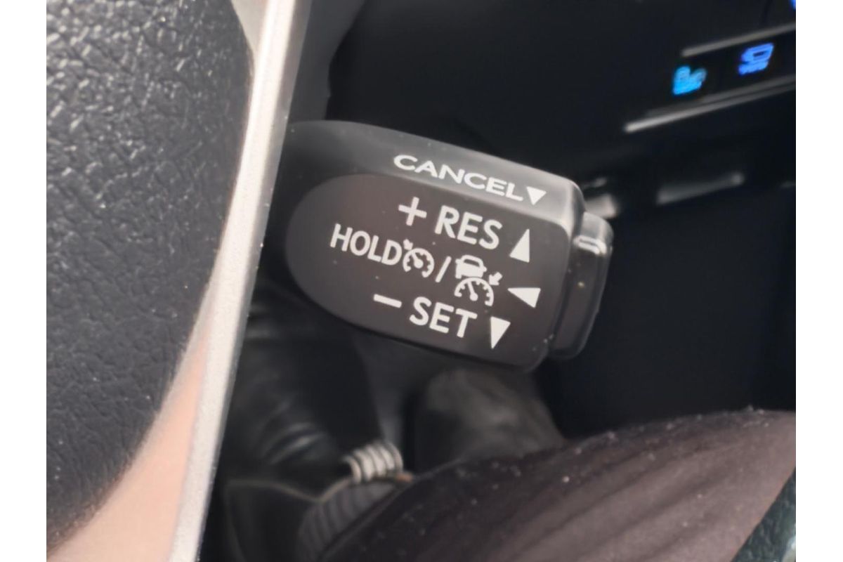 2024 Toyota Hilux SR5 48V GUN126R 4X4