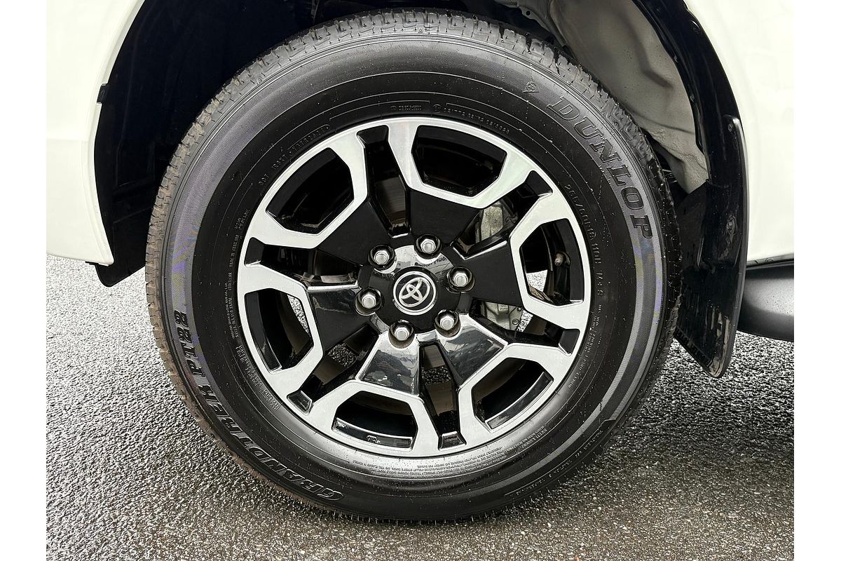 2024 Toyota Hilux SR5 48V GUN126R 4X4