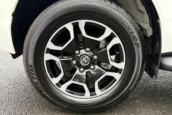 2024 Toyota Hilux SR5 48V GUN126R 4X4
