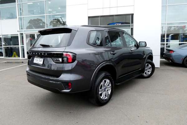 2024 Ford Everest Ambiente 2.0L