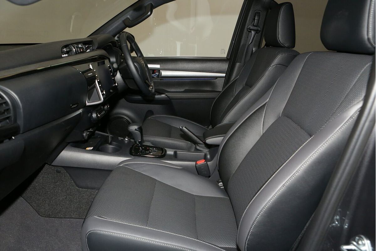 2025 Toyota Hilux Rogue 48V GUN126R 4X4