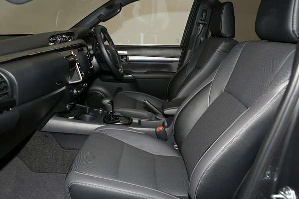 2025 Toyota Hilux Rogue 48V GUN126R 4X4