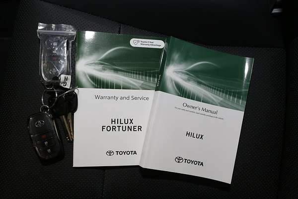 2025 Toyota Hilux Rogue 48V GUN126R 4X4