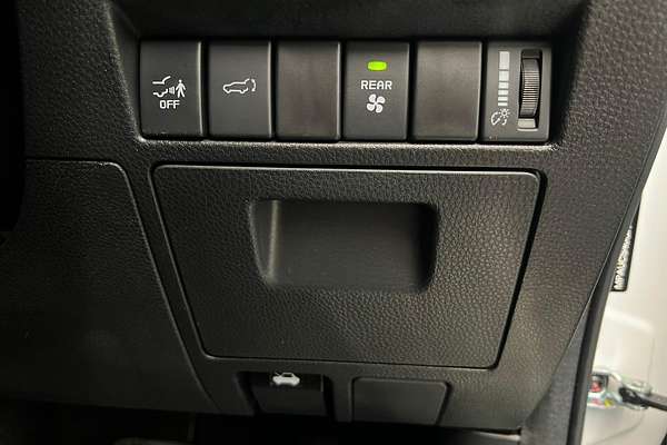 2024 Isuzu MU-X LS-T