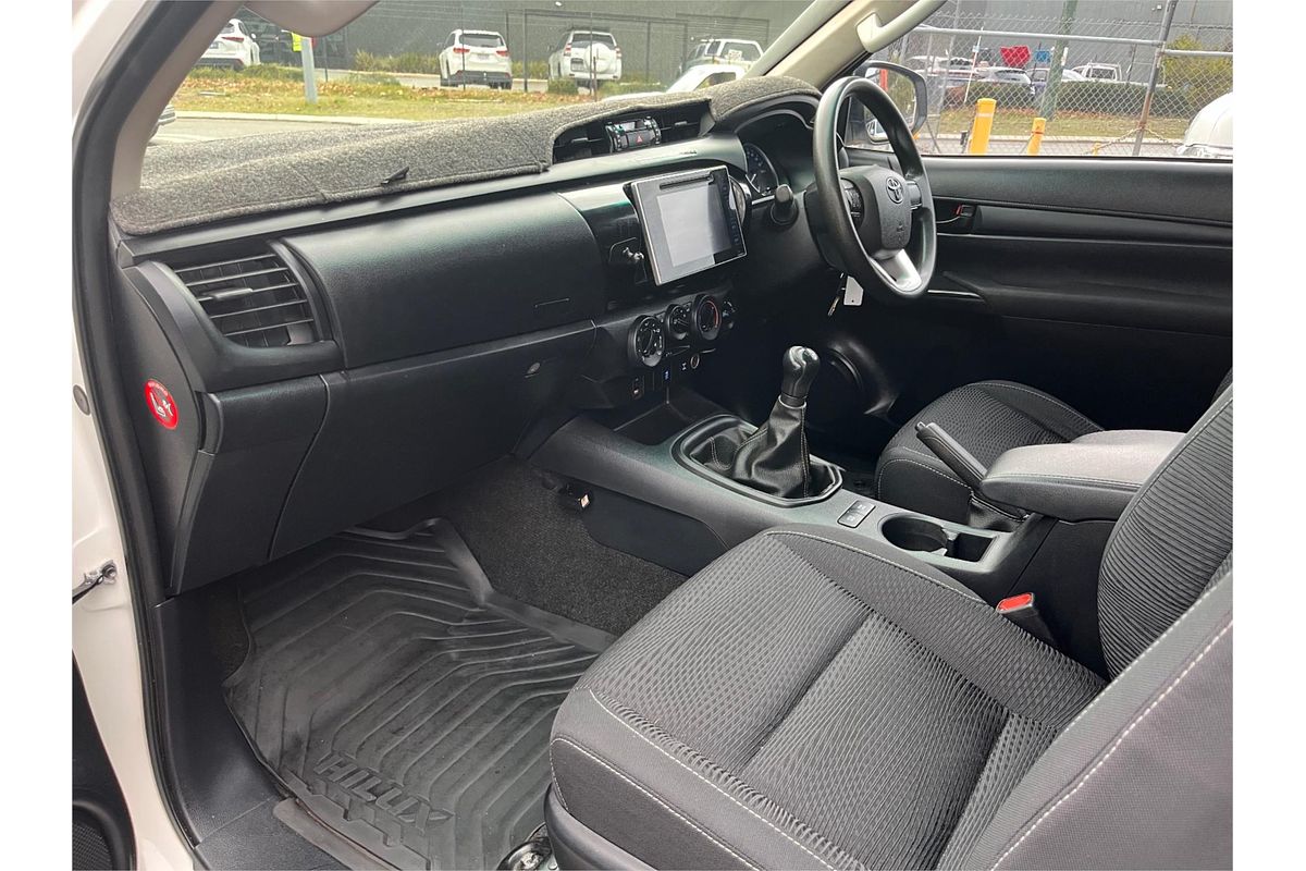 2016 Toyota Hilux SR GUN126R 4X4