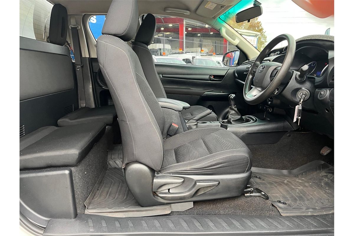 2016 Toyota Hilux SR GUN126R 4X4