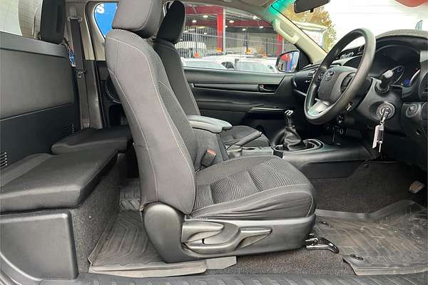 2016 Toyota Hilux SR GUN126R 4X4