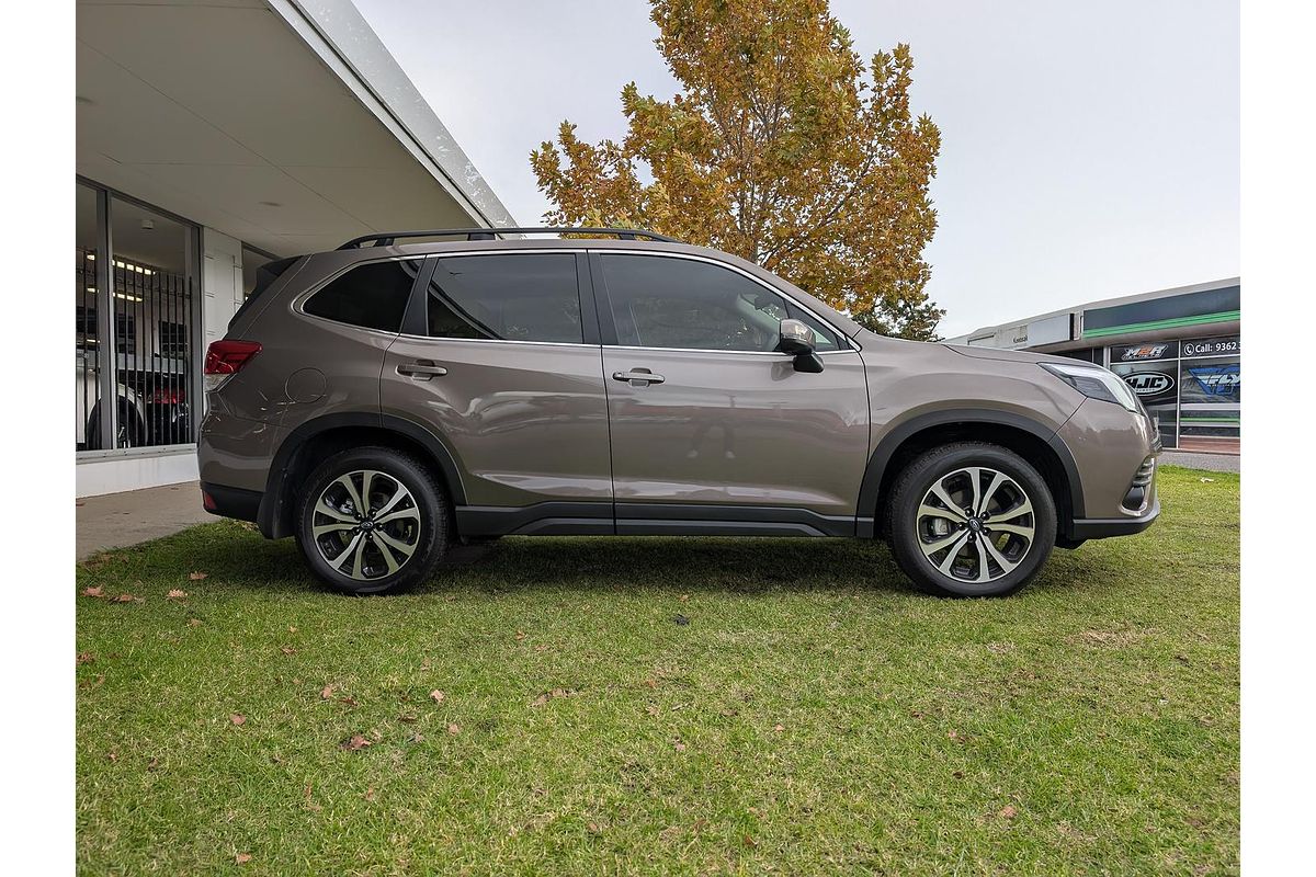 2024 Subaru Forester 2.5i Premium S5