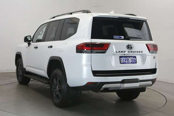 2024 Toyota Landcruiser GR Sport FJA300R