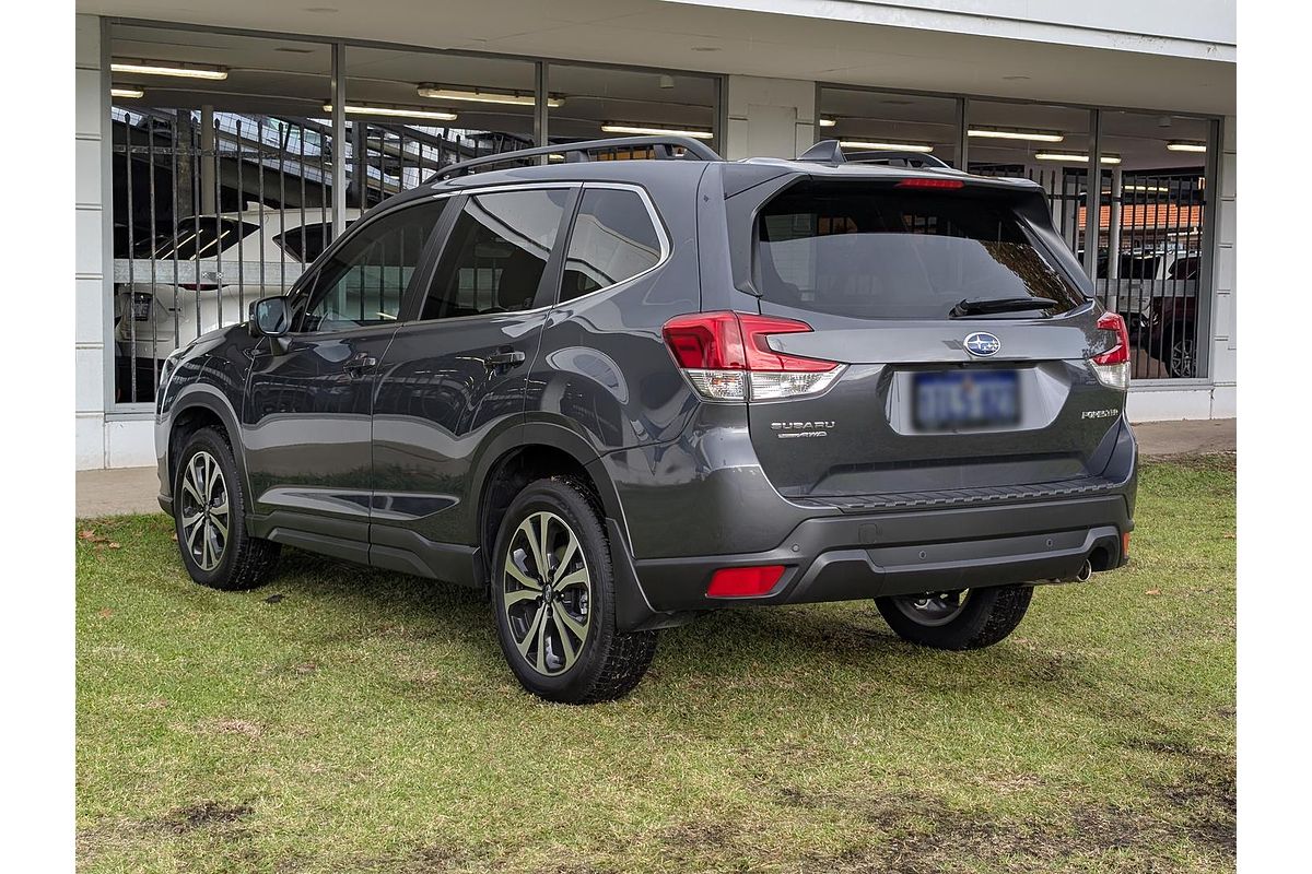 2024 Subaru Forester 2.5i Premium S5