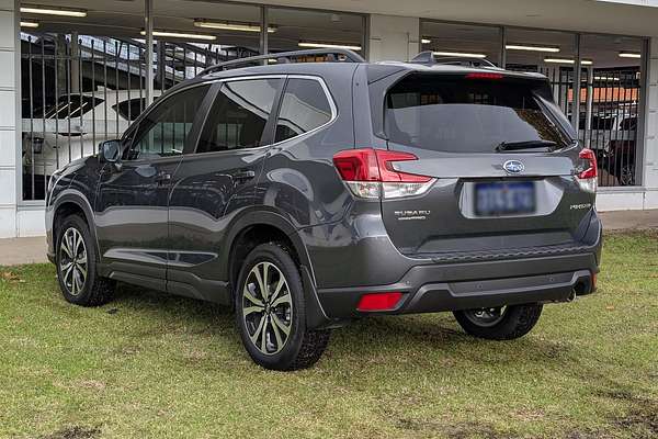 2024 Subaru Forester 2.5i Premium S5