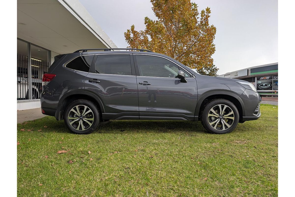 2024 Subaru Forester 2.5i Premium S5