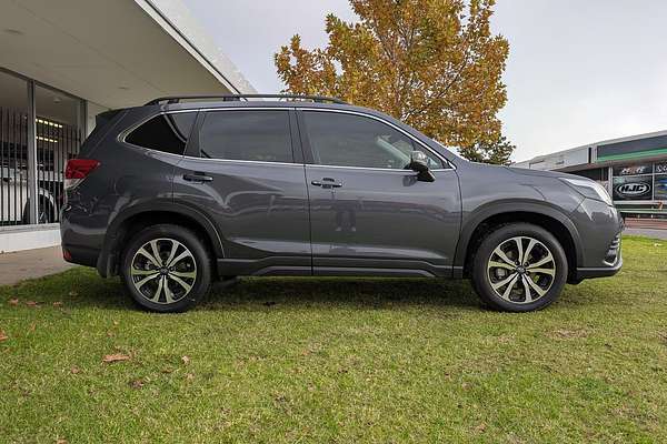2024 Subaru Forester 2.5i Premium S5