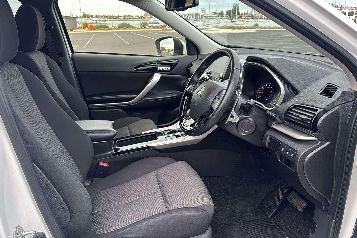 2023 Mitsubishi Eclipse Cross LS YB