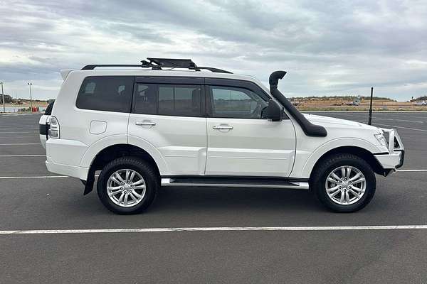 2016 Mitsubishi Pajero GLS NX