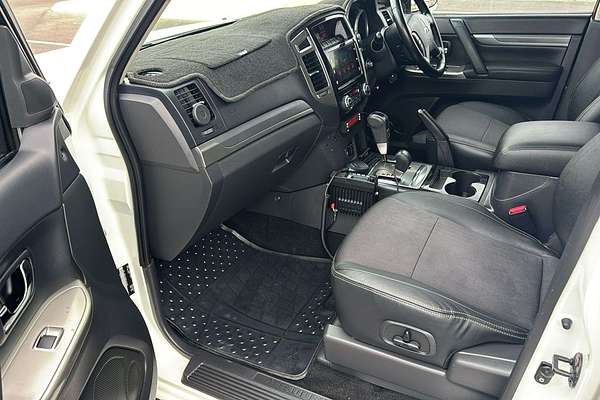 2016 Mitsubishi Pajero GLS NX