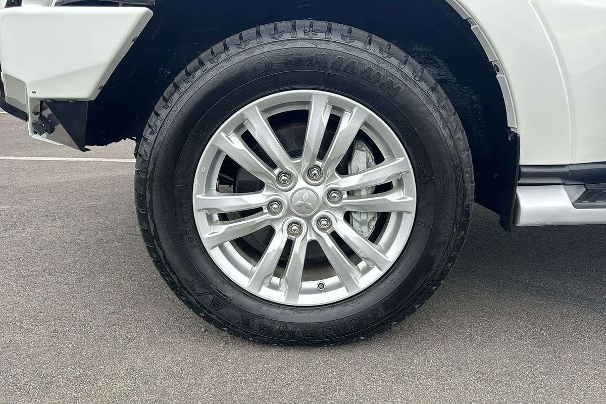 2016 Mitsubishi Pajero GLS NX