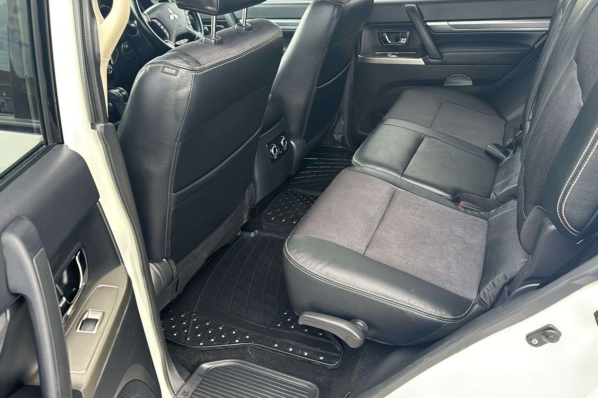 2016 Mitsubishi Pajero GLS NX