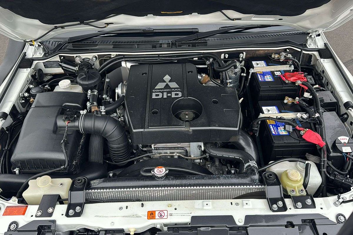 2016 Mitsubishi Pajero GLS NX
