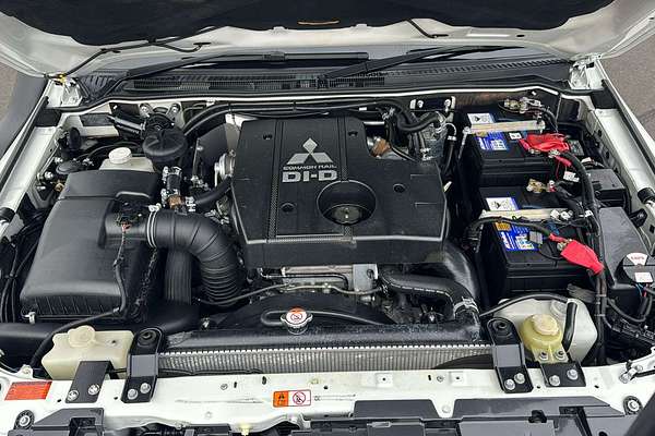 2016 Mitsubishi Pajero GLS NX