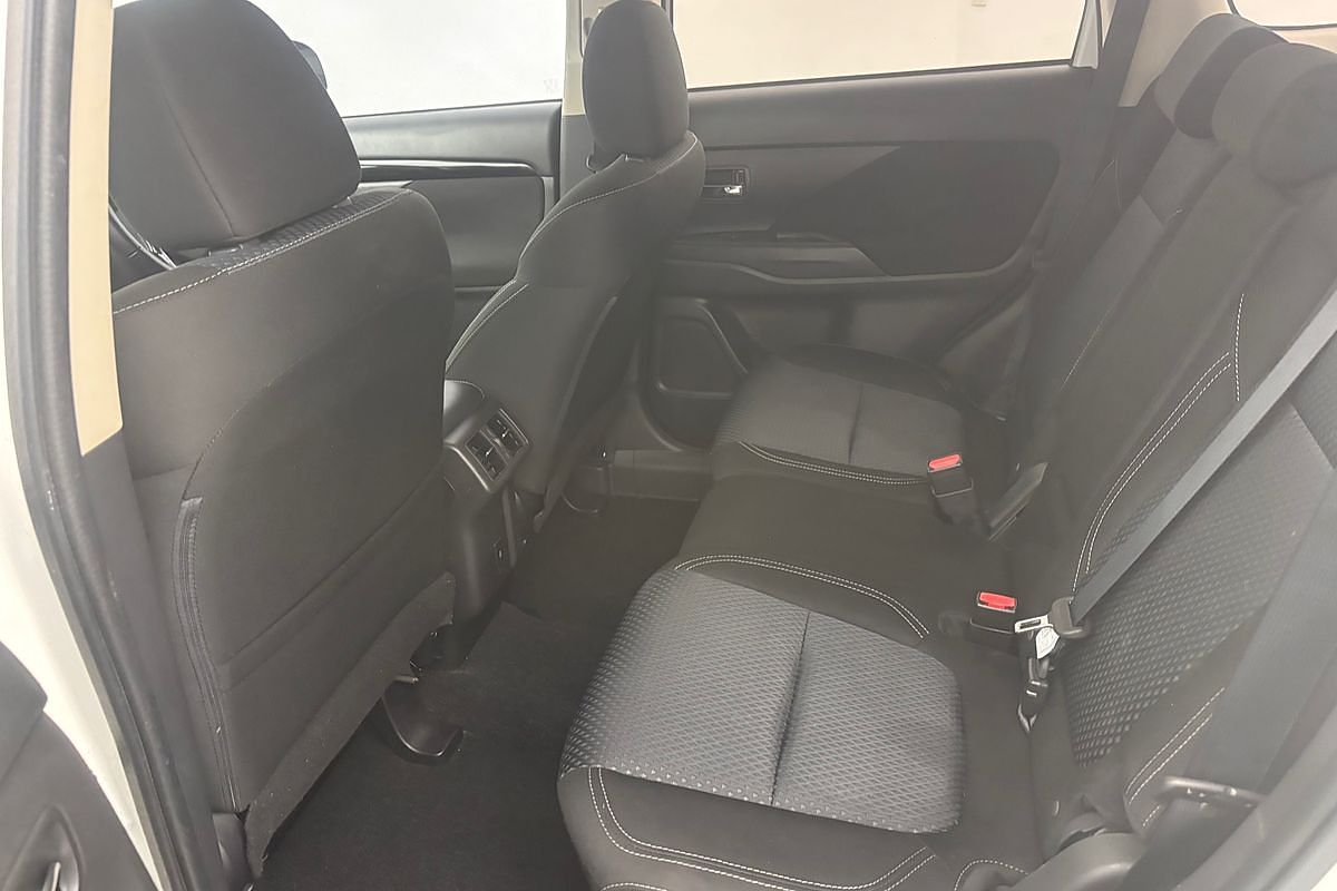 2021 Mitsubishi Outlander ES ZL